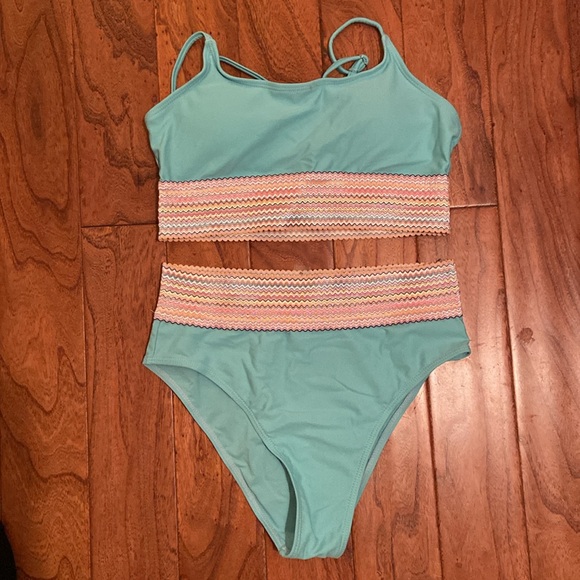 2 shein high waisted bikinis - Picture 4 of 4